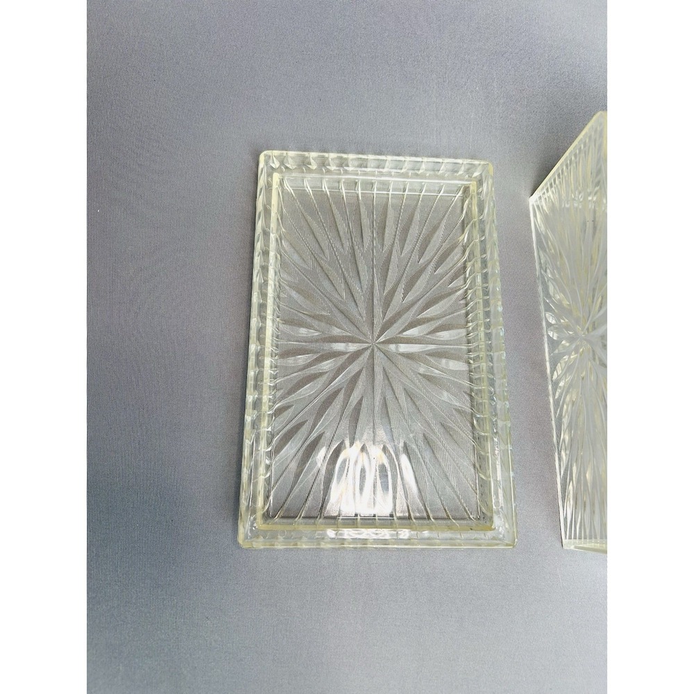 Vintage Plastic Vanity Box With Lid - Picture 9 of 13